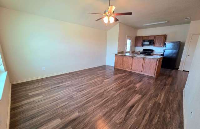 AVAILABLE NOW! (SECTION 8 ACCEPTED)