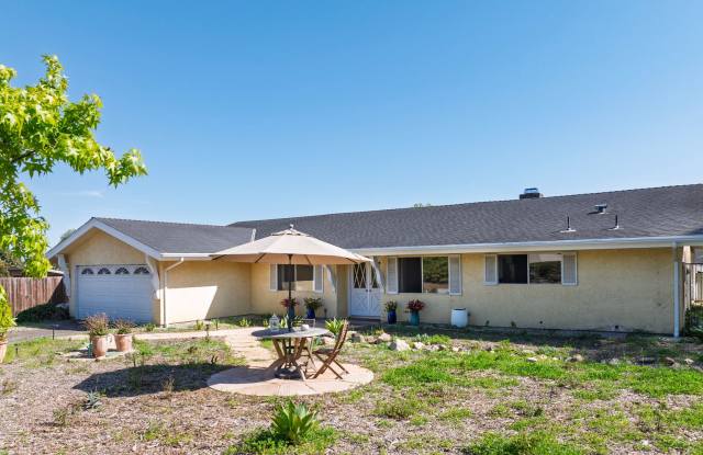 Discover Your Dream Sanctuary at Braemar Ranch, Yankee Farm!