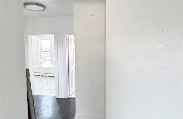 128 Deer Park Avenue