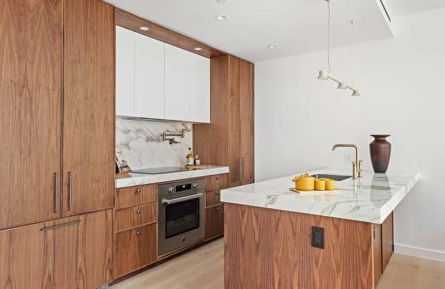 109 Devoe St # 566