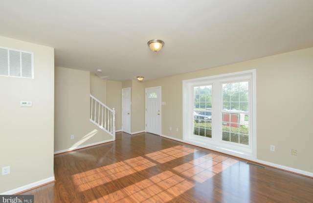 257 MAPLE WREATH Court