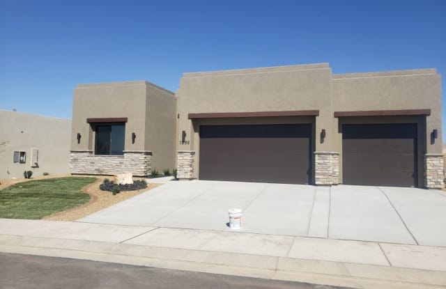 1298 Firepit Knoll Dr - 1298 Firepit Knoll Drive, St. George, UT 84770