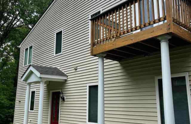 118 QUAINT ACRES Drive