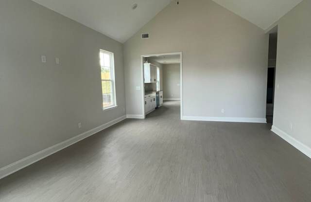 102 Bennett Street - MOVE IN SPECIAL! See Below