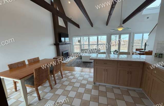 Beautifully updated 3 bed 2 bath house in Miller Beach.