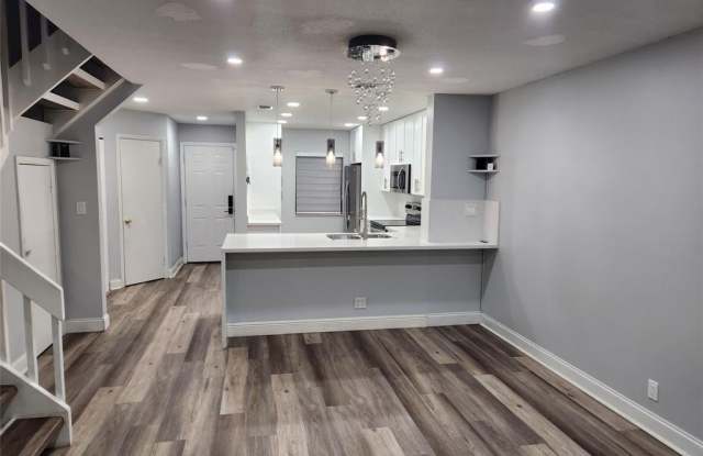 3667 N Carambola Cir N