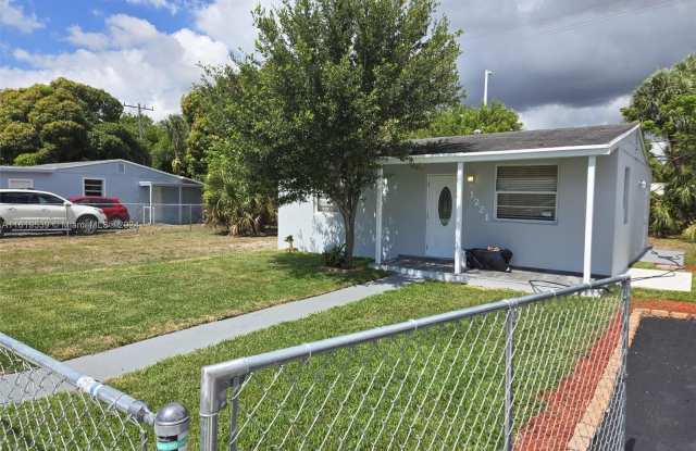 1221 NW 23rd Ter