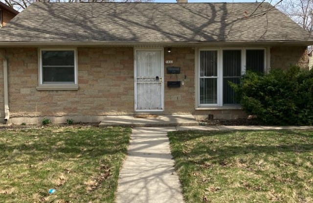 5822 N 32nd Street - 5822 North 32nd Street, Milwaukee, WI 53209