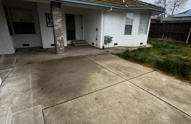 Photo of 13379 E Lockeford Ranch Dr