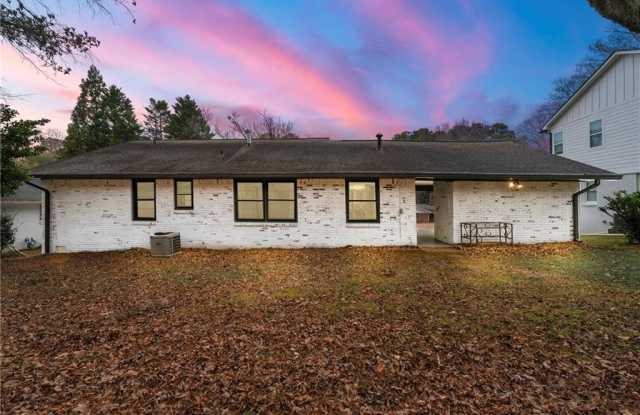 1127 Rogeretta Drive NE