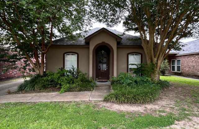 GREAT 3BR HOME IN LSU AREA!