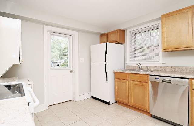 Spacious Fry's Spring Basement Apartment