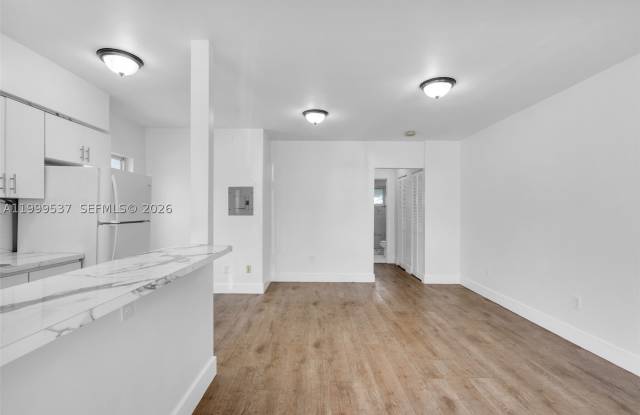 5549 NE Miami Ct