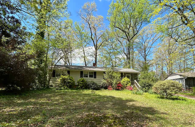 Home in Chapel Hill With Huge Yard!