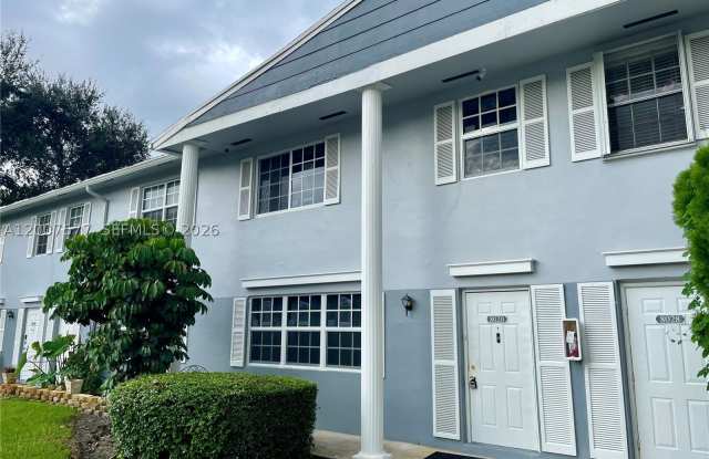 8020 SW 17th Pl