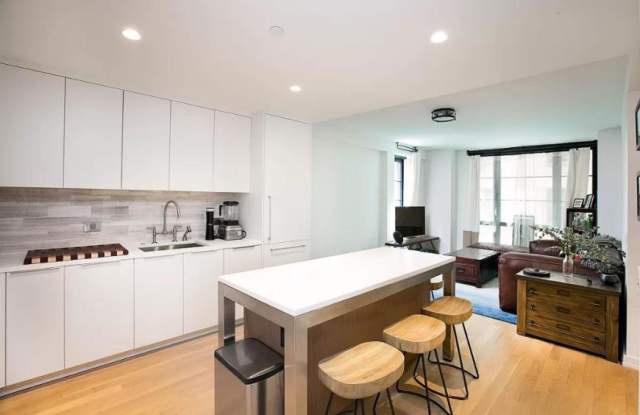 7 Lexington Avenue