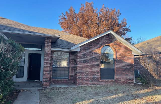 Photo of 621 Gyrfalcon - Norman 3 Bedroom/2 Bath home