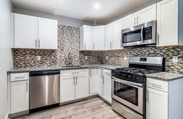 Stunning 4 bedroom home in Beechview available August 1!