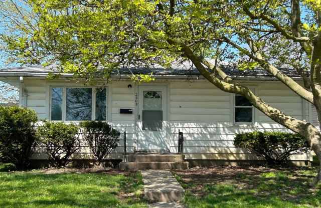 Newly Renovated 3 Bedroom House - 2303 South Mulberry Street, Muncie, IN 47302