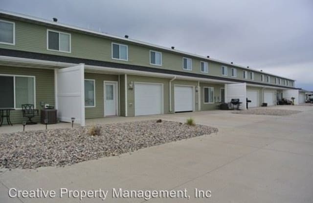 1445 34th Ave SE - 1445 SE 34th Ave, Minot, ND 58701