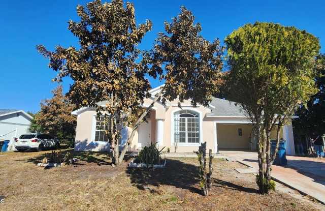 1807 Edith Street NE