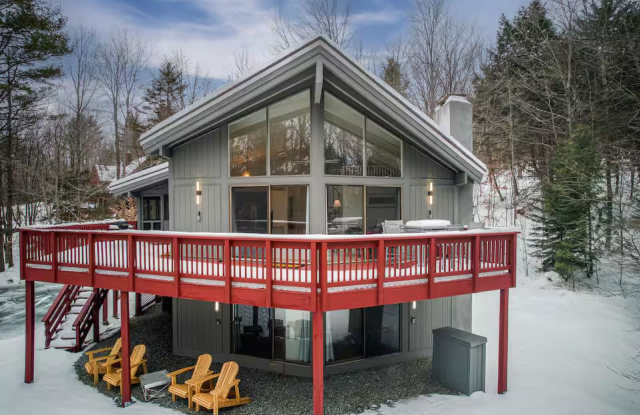 Photo of 2364 Willard Road