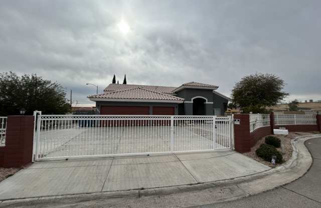 ELEGANT-MODERN 4BEDROOM, 2.5BATH