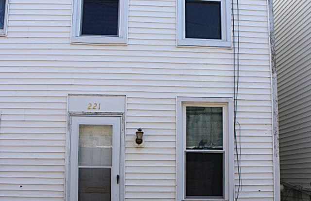 Photo of Duplex *Move In Special*