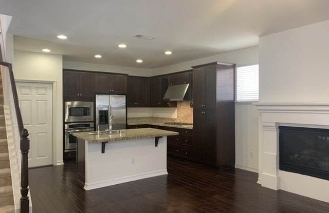 2891 Maricopa Street