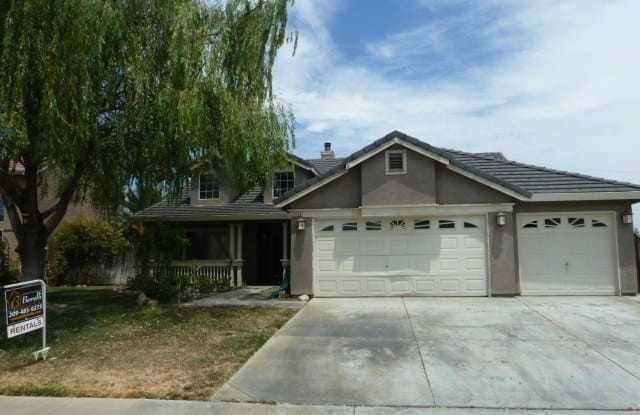 2226 Greenbriar Drive - 2226 Greenbriar Drive, Los Banos, CA 93635