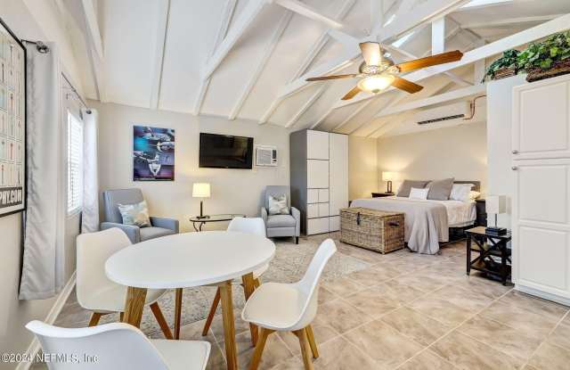 1427 RIVER OAKS Road unit: Cottage Apartment