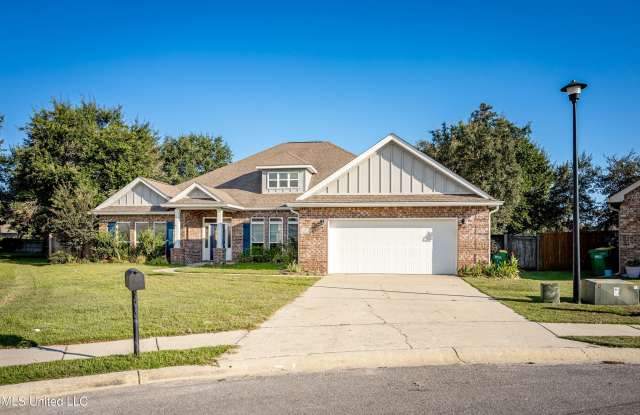 1013 Silverbell Cove