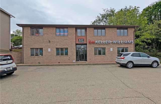 Photo of 820 S Main St