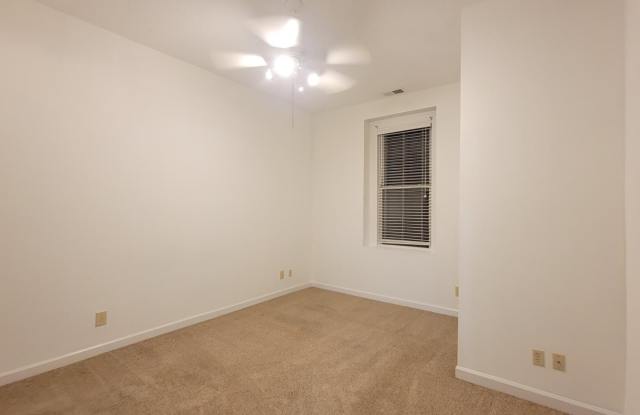 10 W Front Street