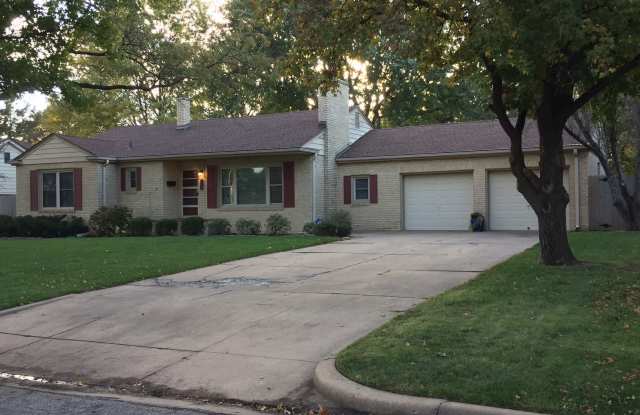 239 South Parkwood Lane