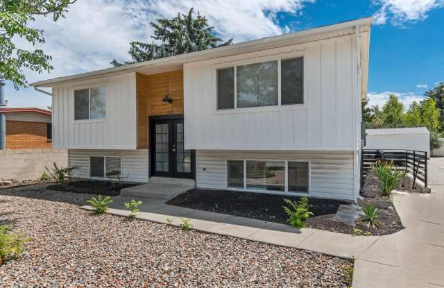 3707 W Kentucky Drive