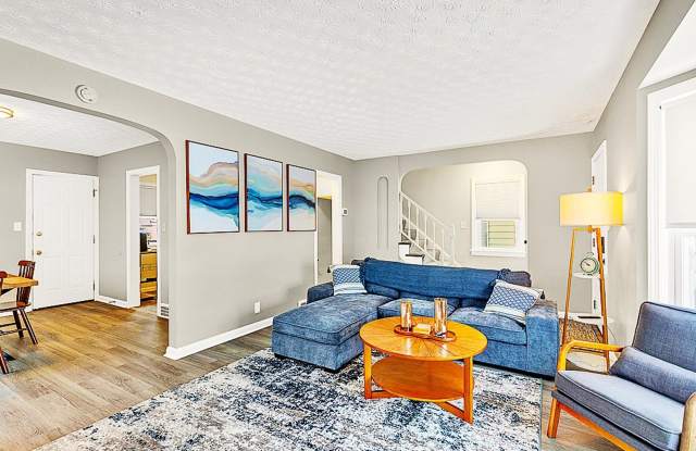 3 BED 1 BATH SINGLE FAMILY HOME IN BEAUTIFUL SOUTH EUCLID