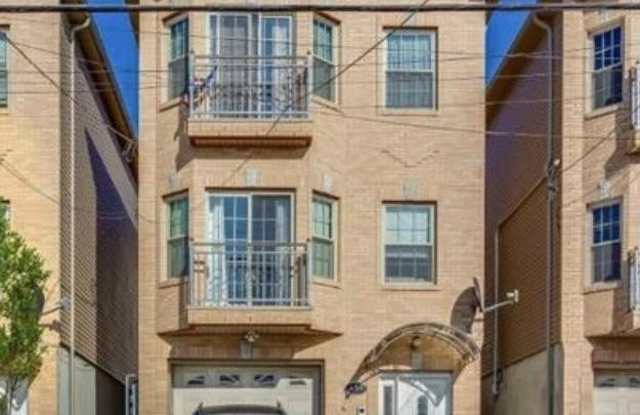 500 LIBERTY AVE