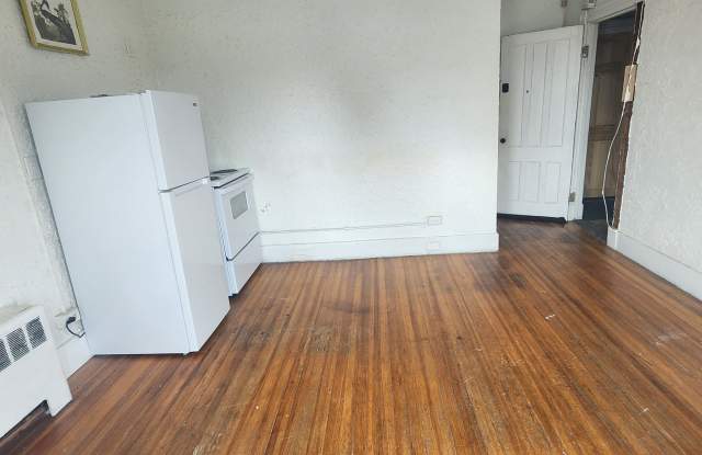 320 Western Ave, 2nd Fl, Front