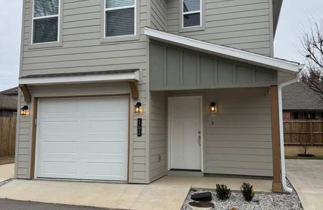 Photo of New 2 Bedroom In Centerton!