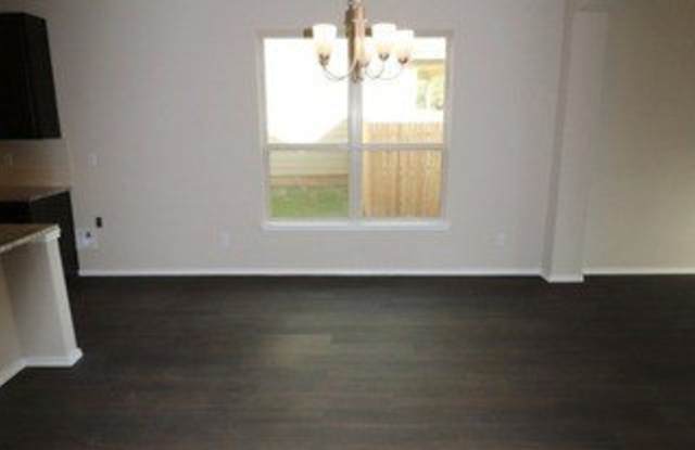 5906 Ivans Farm