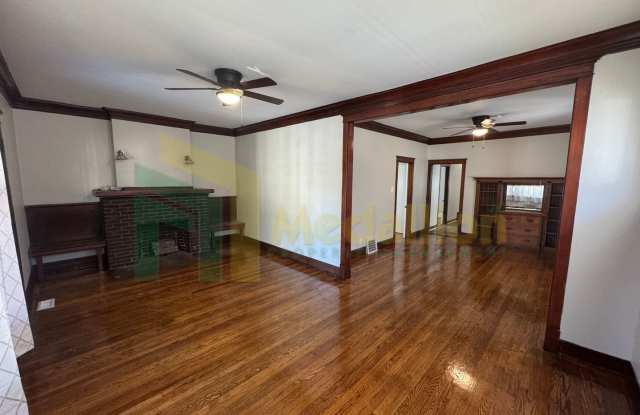 Updated Bungalow - 4Bed - Great location - near 114th  Michigan Ave