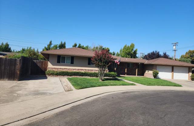 3 Bedroom 2 Bathroom in court Near Somerset Middle School