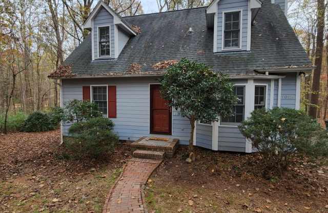 Chapel Hill / House in desirable Fox Meadows AVAILABLE