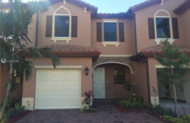 320 SE 37TH TE - 320 SE 37th Terrace, Homestead, FL 33033