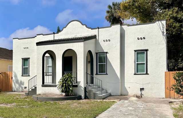 Photo of 2 bedroom 1 bathroom duplex in Tampa Heights