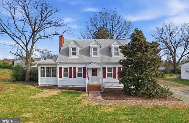 Photo of 13411 WOODBRIDGE Street