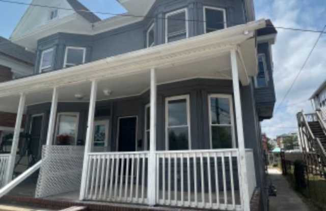 112 N 2nd ST