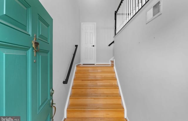 13584 CEDAR RUN Lane