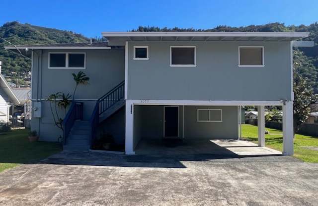 Right in the Heart of Manoa Valley - Fully Upgraded - Outstanding School District - Spacious Home with Recreational Cottage - Storage Shed